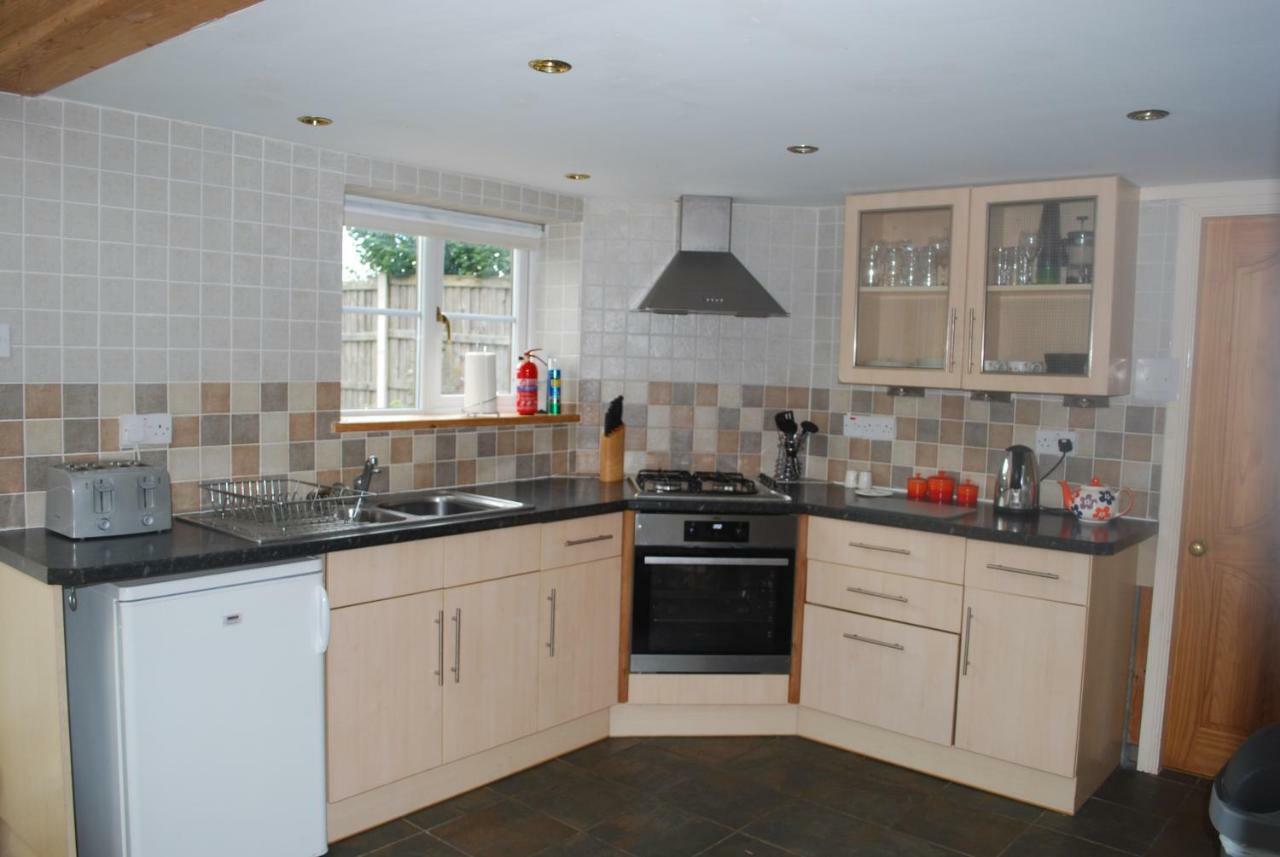 Ty Gylfinir Villa Llandegla Buitenkant foto
